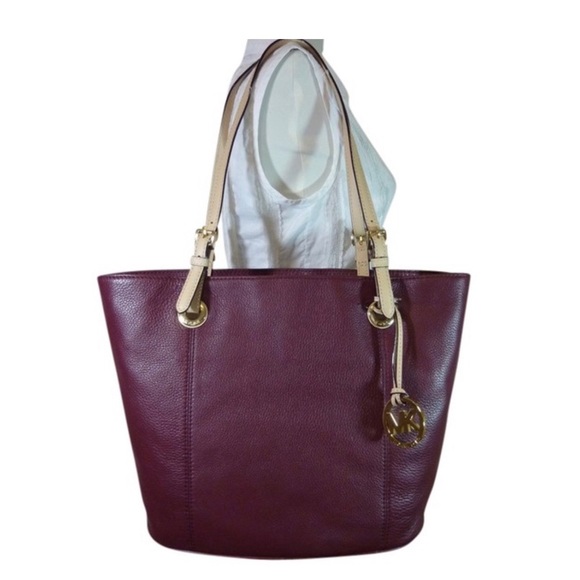 SOLD!! HP 🎉 Michael Kors Leather Tote - Picture 9 of 9